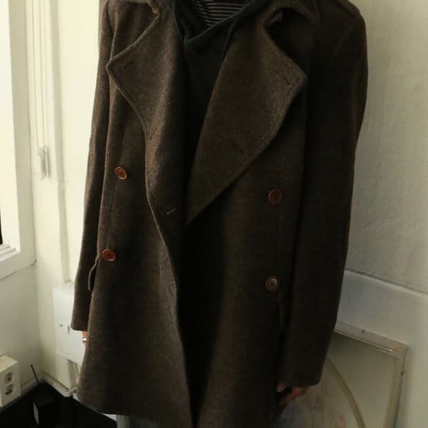  캐서린 햄넷 더블브레스티드 울 피 코트 