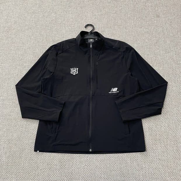 뉴발란스. KT위즈 집업 6598