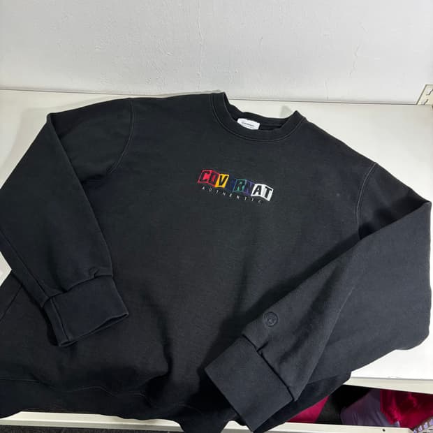 L 커버낫 블랙 컬러로고 맨투맨