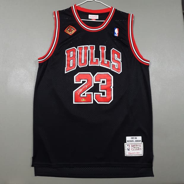 미첼앤네스 NBA 시카고불스 97-98 마이클 조던 어웨이 져지 친팔싸인