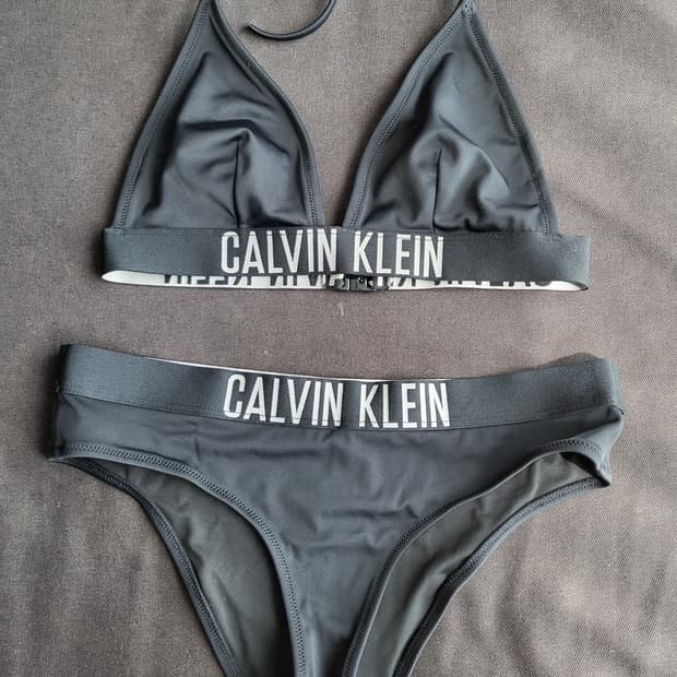 여성   수영복 판매합니다 
