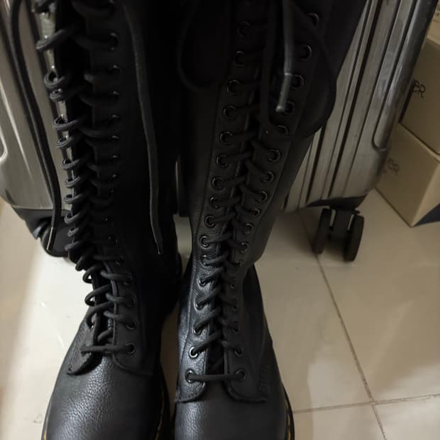 닥터마틴 20홀 버지니아