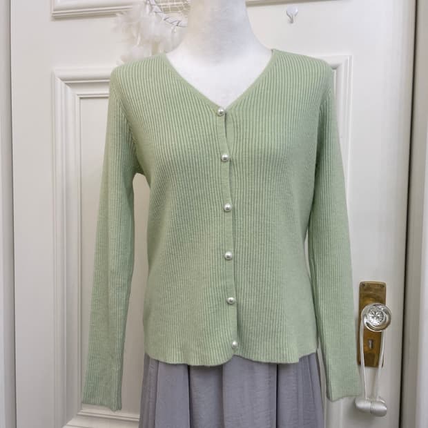 white green pearl button basic cardigan