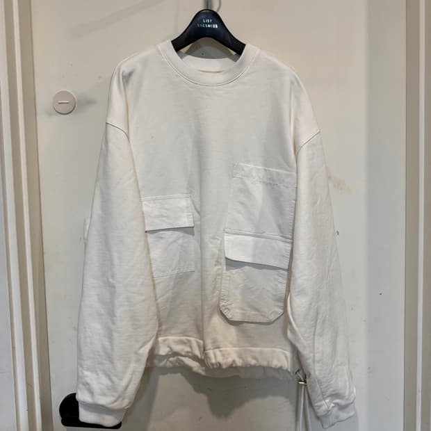 솔리드옴므 멀티 포켓 맨투맨 