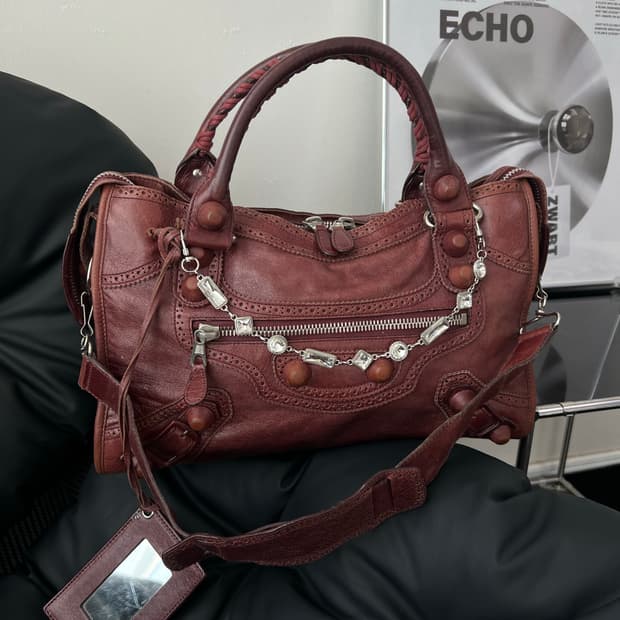 발렌시아가 자이언트 모터백