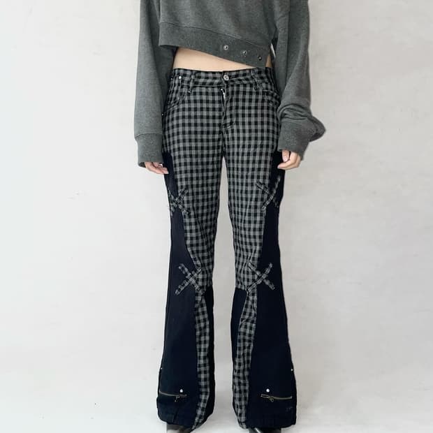 Check grunge boots-cut pants