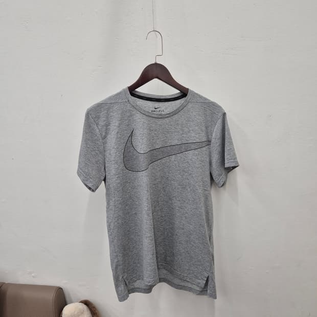 나이키 반팔티 M