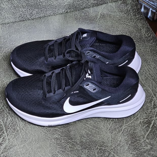 [235] 나이키 여성 에어 줌 스트럭처 24 러닝화 운동화