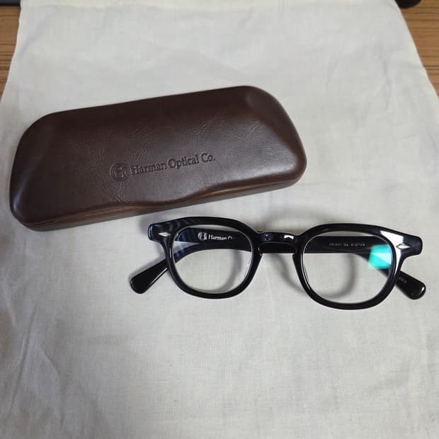 [44-23.5] 하만옵티컬 월리스 블랙 / 아넬 킹타쿠