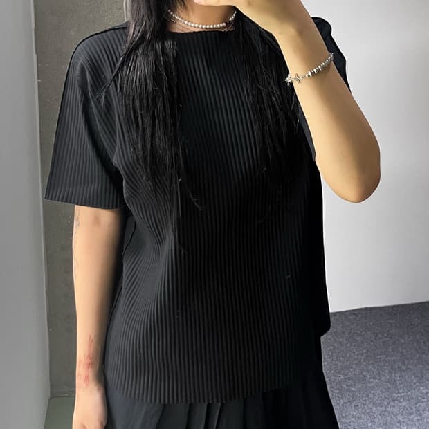 이세이 미야케 미 플리츠 블랙 탑