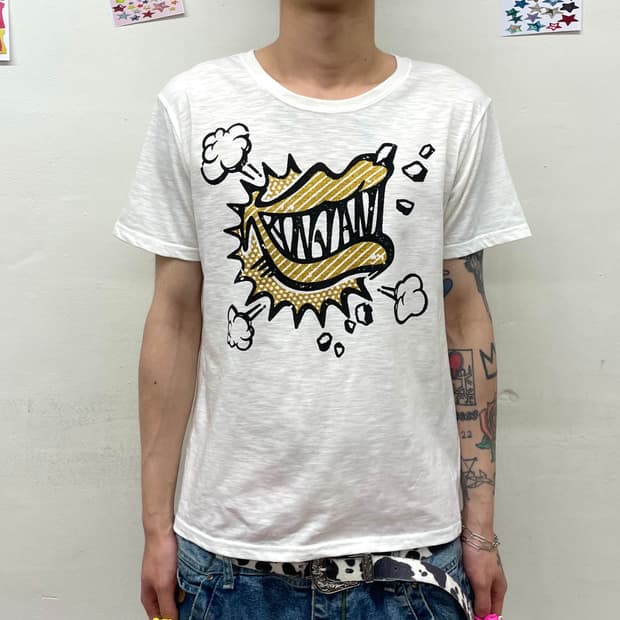 Gold Glossy Lip T-Shirt