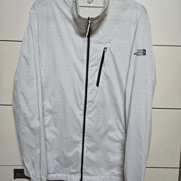 노스페이스 남성 체크패턴 경량 바람막이 점퍼(100사이즈)
