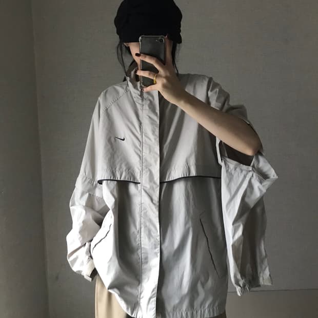 나이키 베이지 투웨이 절개 바람막이