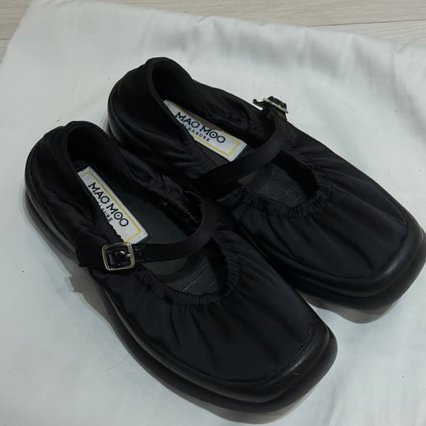 ‼️이사 처분 (새상품) 마크모크 블랙 플랫슈즈240