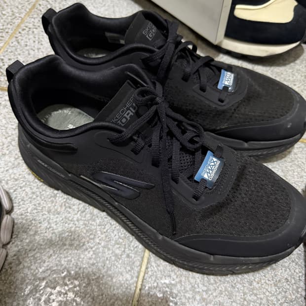 스케쳐스 고런 맥스쿠셔닝 300사이즈