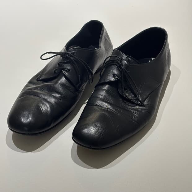 프라다 플랫 더비