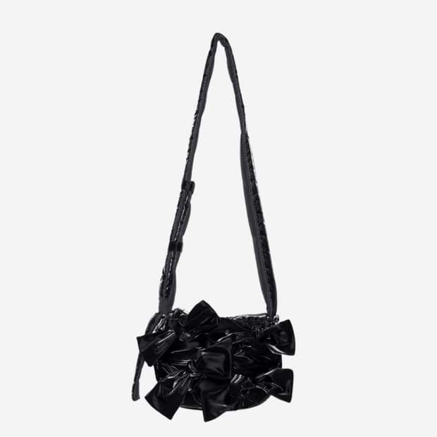 이우가마카라스 마이크로 패딩 백 블랙