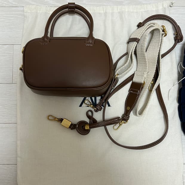 자라 톱스티칭 미니백 미우미우 + 코스 퀄티드 미니 패딩 구름백 네이비