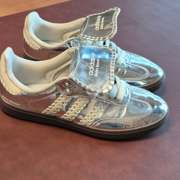 실착용1회 245 아디다스x웨일스 보너 삼바 실버메탈릭