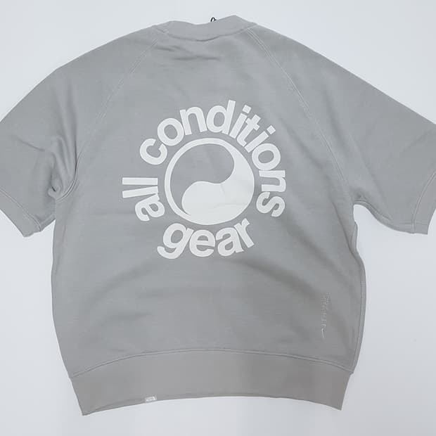 나이키 acg반팔티 새상품