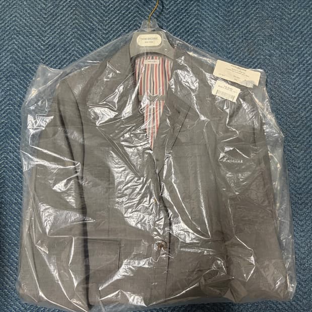 톰브라운 클래식 미드그레이 수트 상하의 세트 1사이즈