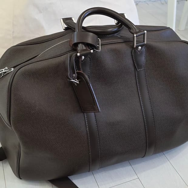 신품급 루이비통 클래식 타이가 통가죽 켄탈 키폴 보스턴백