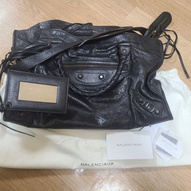 발렌시아가 모터백 시티 블랙 미디엄(정품)