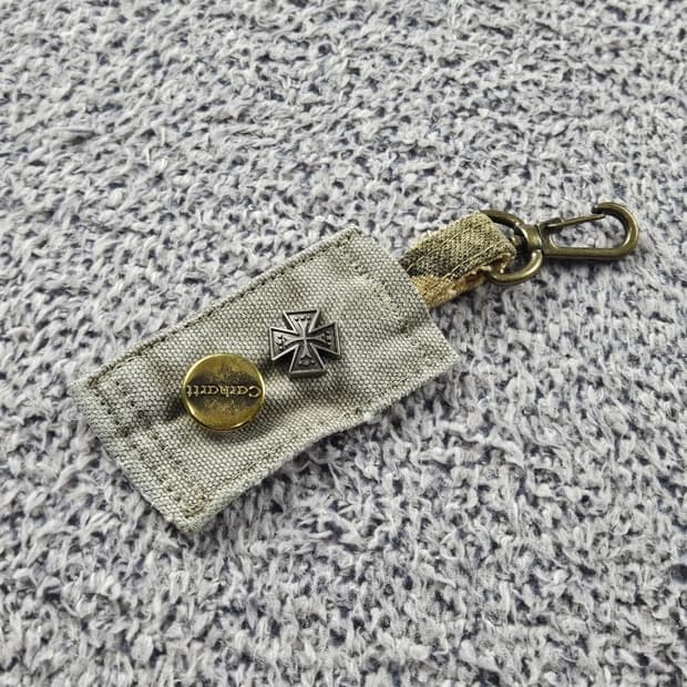 칼하트 버튼 핸드메이드 커스텀 카라비너 키링 ( OS ) / 10893