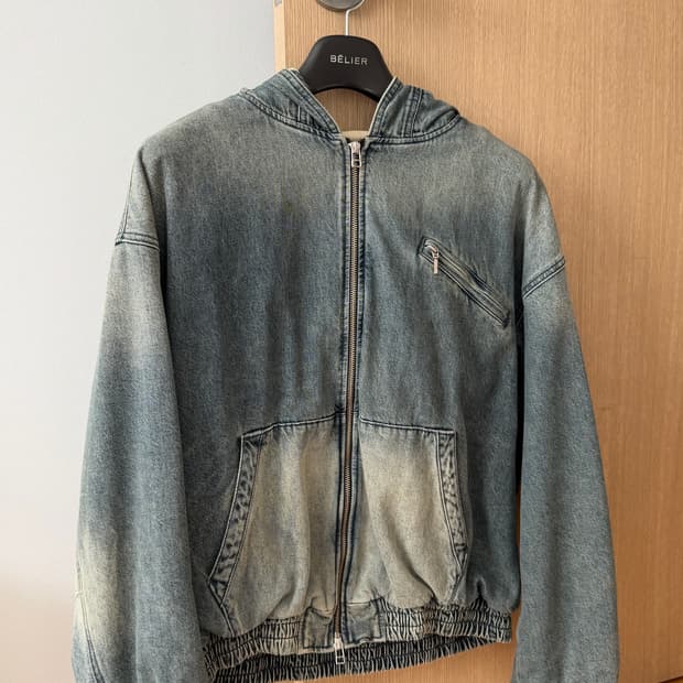 벨리에 후드집업