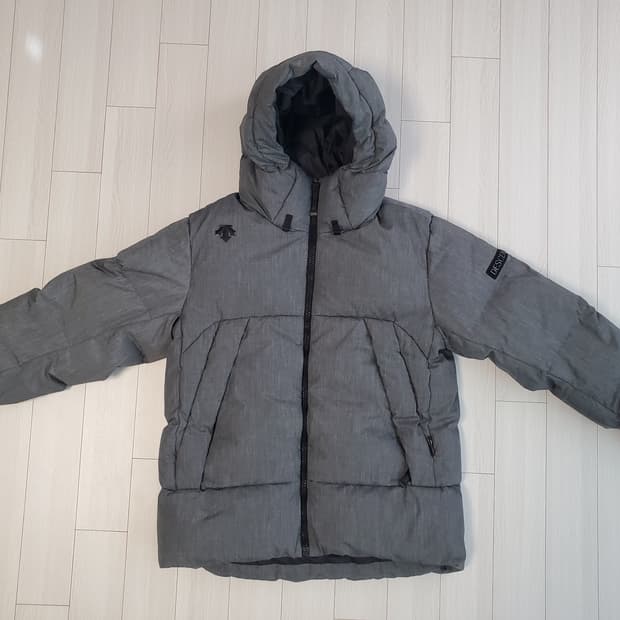 데상트 남녀공용 스키트래블 볼륨 다운자켓 (S8423SDJ79)사이즈L
