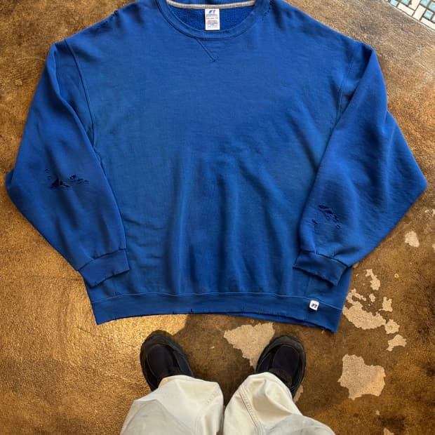 90’s RUSSELL Damage Sweatshirt