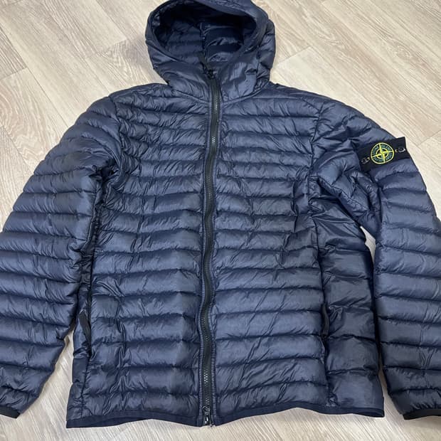 22FW M 스톤아일랜드 경량패딩 네이비