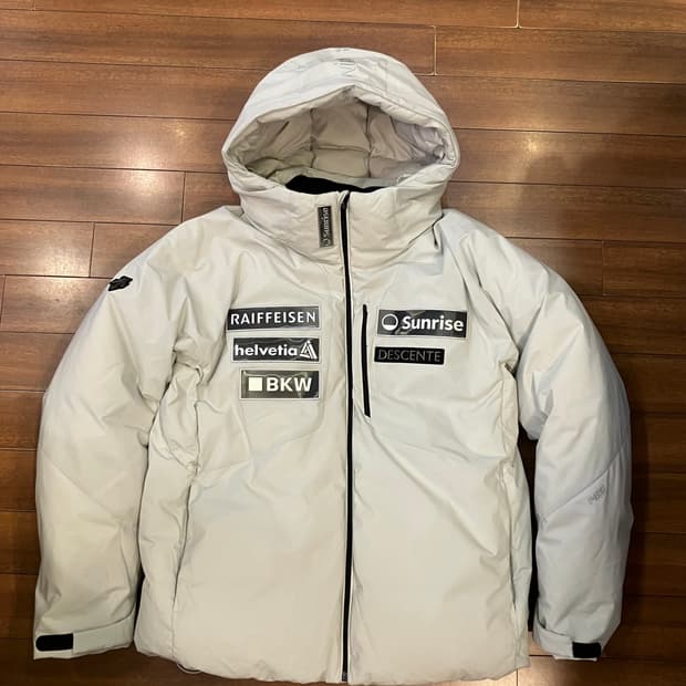 데상트 구스다운 패딩점퍼 