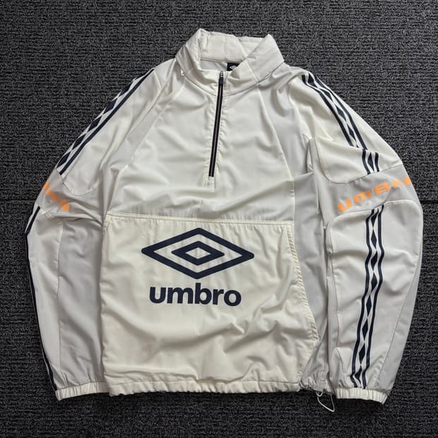 엄브로 빅로고 나일론 우븐 풀어버 아노락 웜업 1912