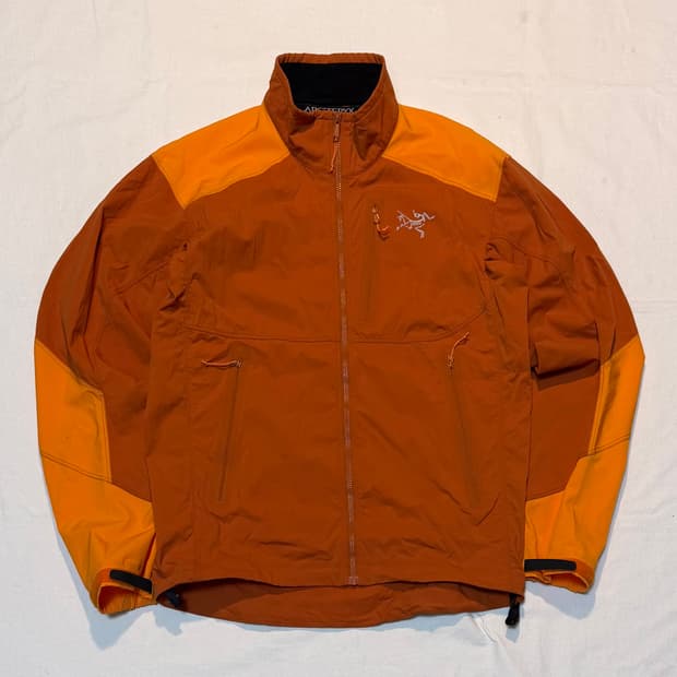 아크테릭스 감마 SL 초경량 하이브리드 바람막이 자켓 오렌지