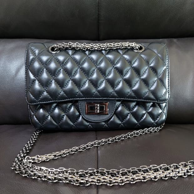샤틴(SATIN)블랙 퀼팅 체인 숄더백