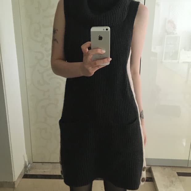 Wool trimming big turtle knit vest