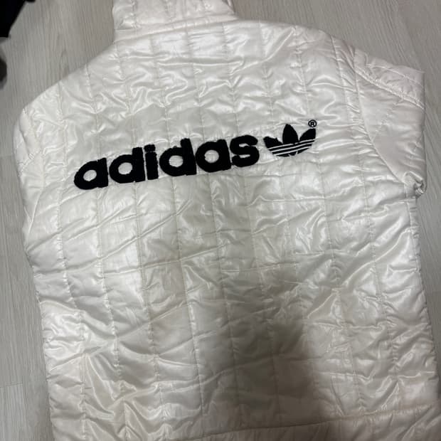 아디다스 올드스쿨 경량패딩 여성 S~M