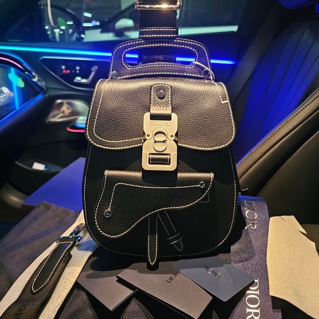 디올 올레더 스티치 Gallop 갤롭 슬링백 크로스백 블랙