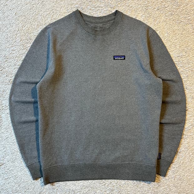 파타고니아 PATAGONIA P-6 스몰패치 맨투맨 그레이