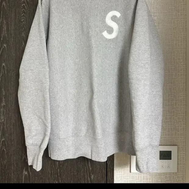 슈프림 s로고 맨투맨