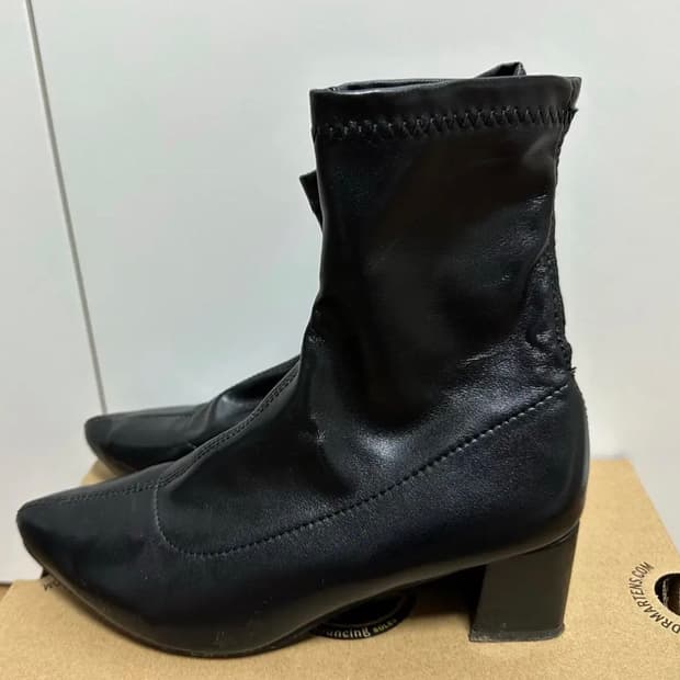 뾰족코 굽높이 앵클릭스 부츠 5cm