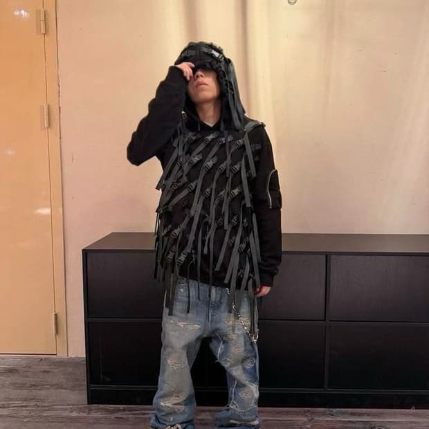 (레어 ) Christian Stone 스트랩본디지 오버핏 후드 블랙