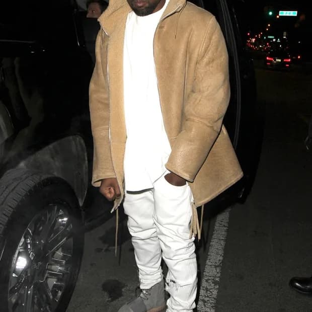 [260] Yeezy Boost 750 light grey