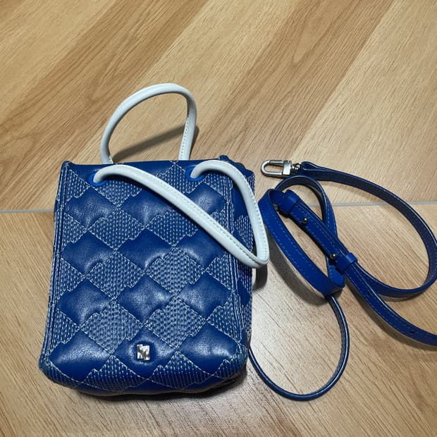 아더에러 크로스백 테닛 쇼퍼백  tenit shopper bag