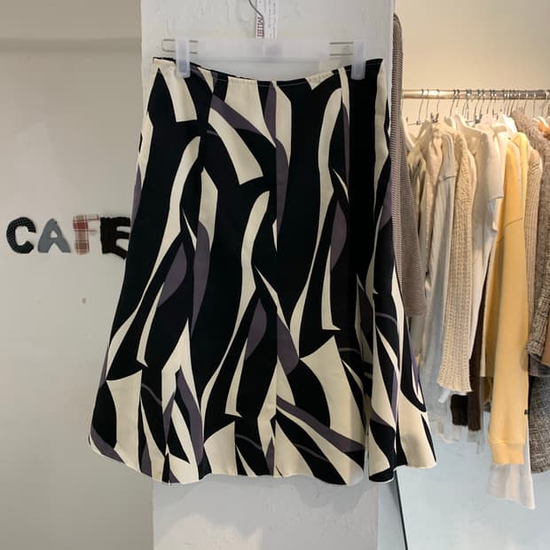 Pattern skirt