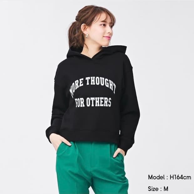GU 그래픽 스웨트 파카