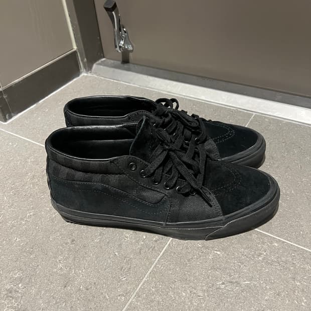 반스 스케이트 미드 리이슈 83 MG 블랙