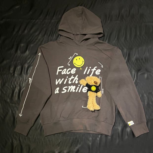 13드 마르조 X 스마일리 테디 패치 후드티