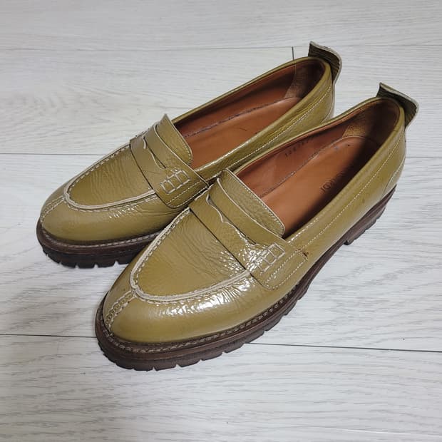 이태리 명품 트루사르디 에나멜 페니 로퍼 36 (235)